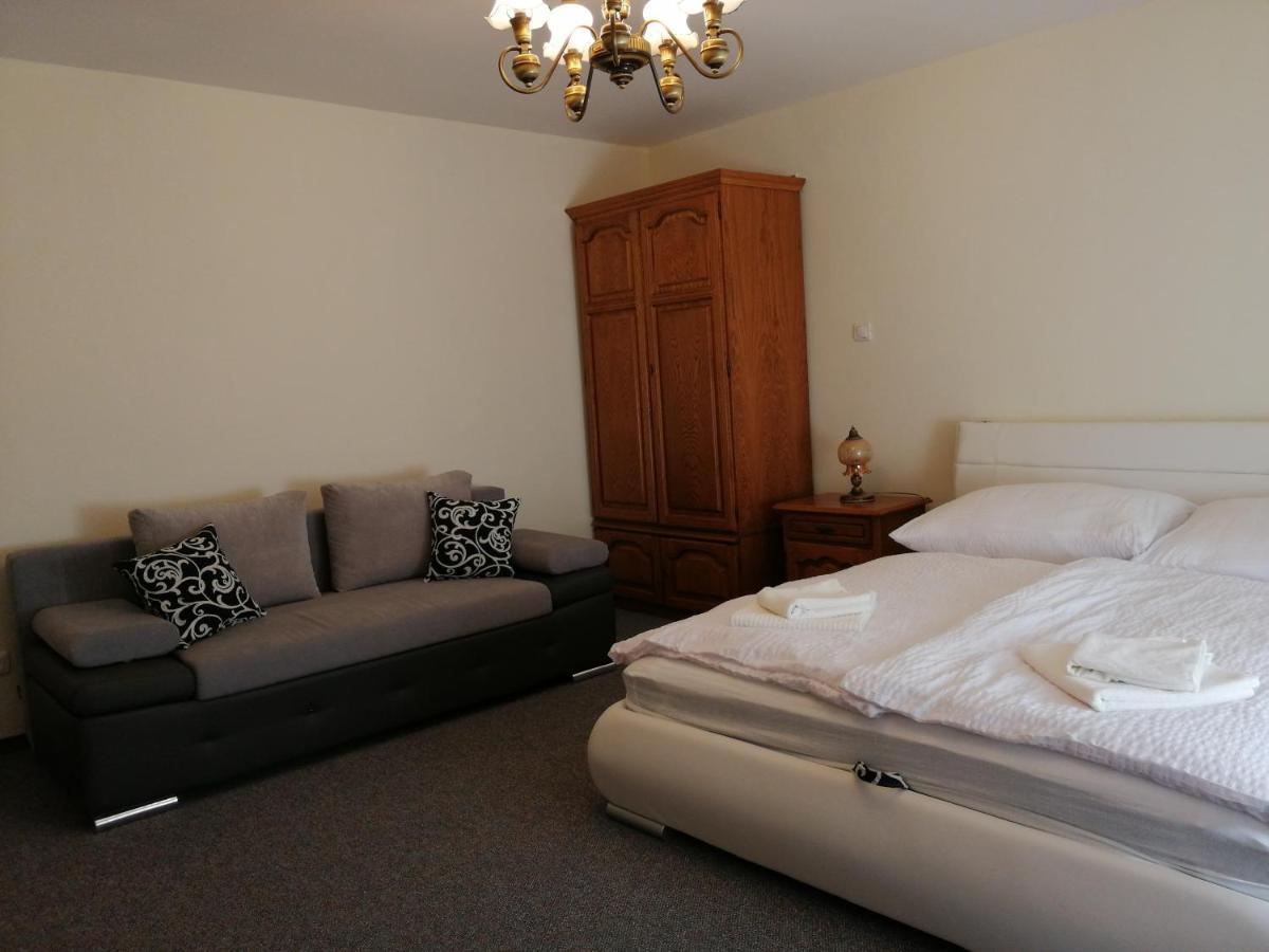 Flora Apartmanok Kehidakustány Екстериор снимка