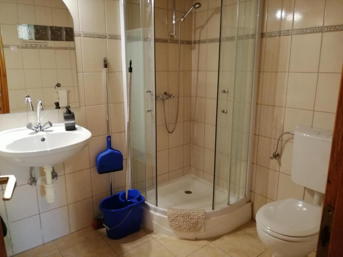 Flora Apartmanok Kehidakustány Екстериор снимка