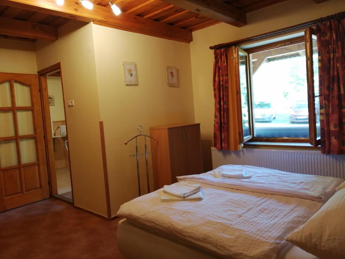 Flora Apartmanok Kehidakustány Екстериор снимка