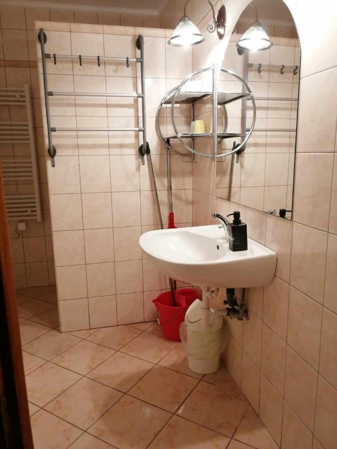 Flora Apartmanok Kehidakustány Екстериор снимка