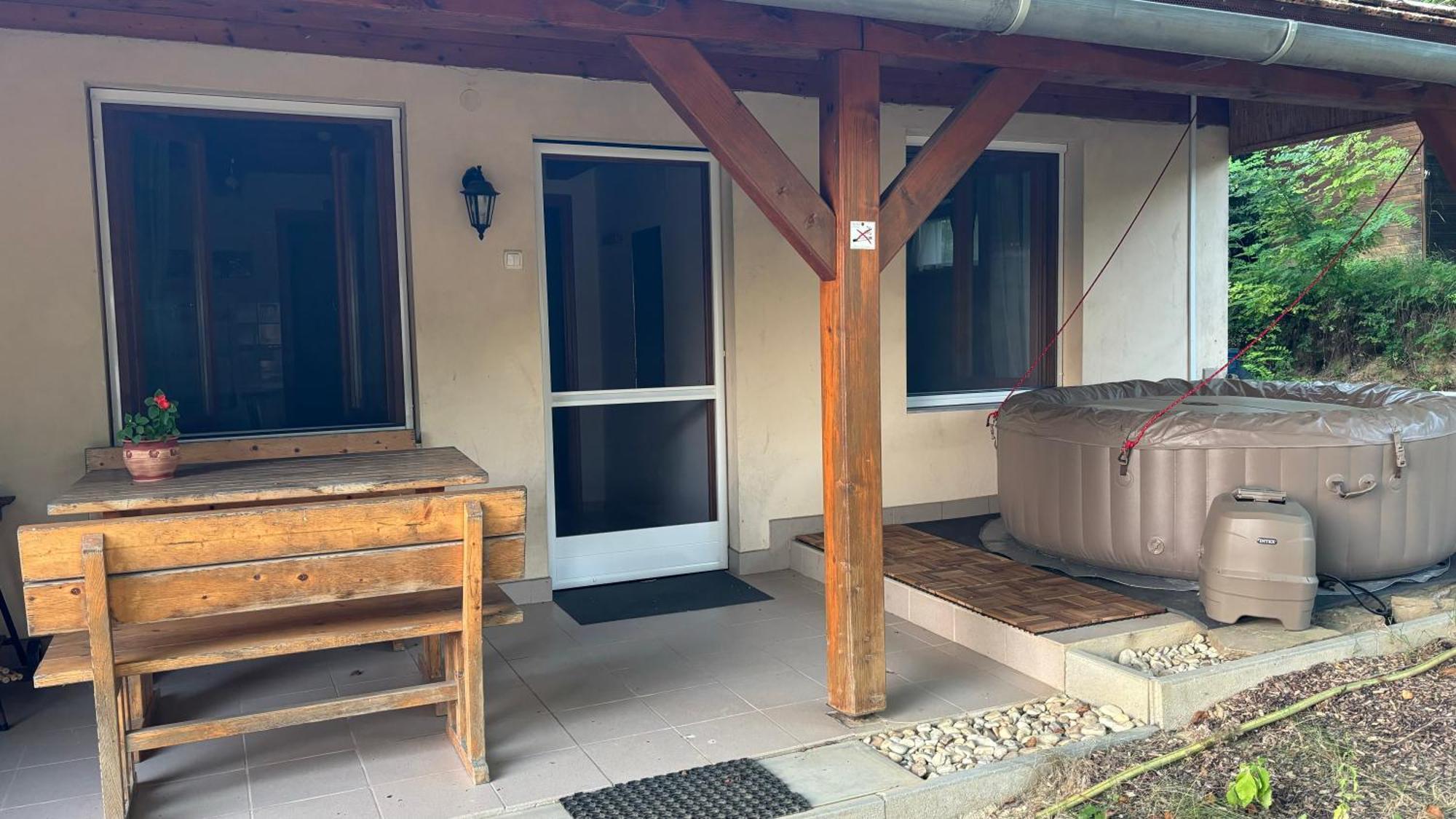 Flora Apartmanok Kehidakustány Екстериор снимка